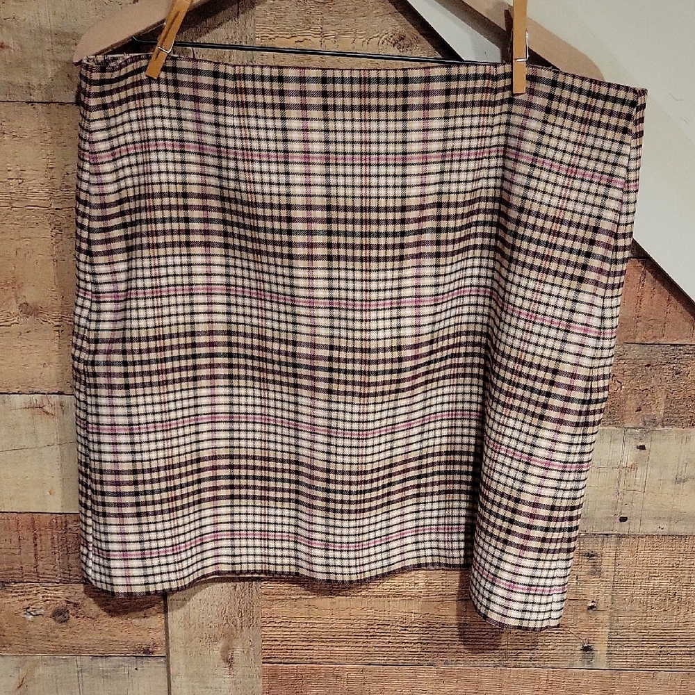 Ann Taylor Black and Cream Plaid Pencil Skirt